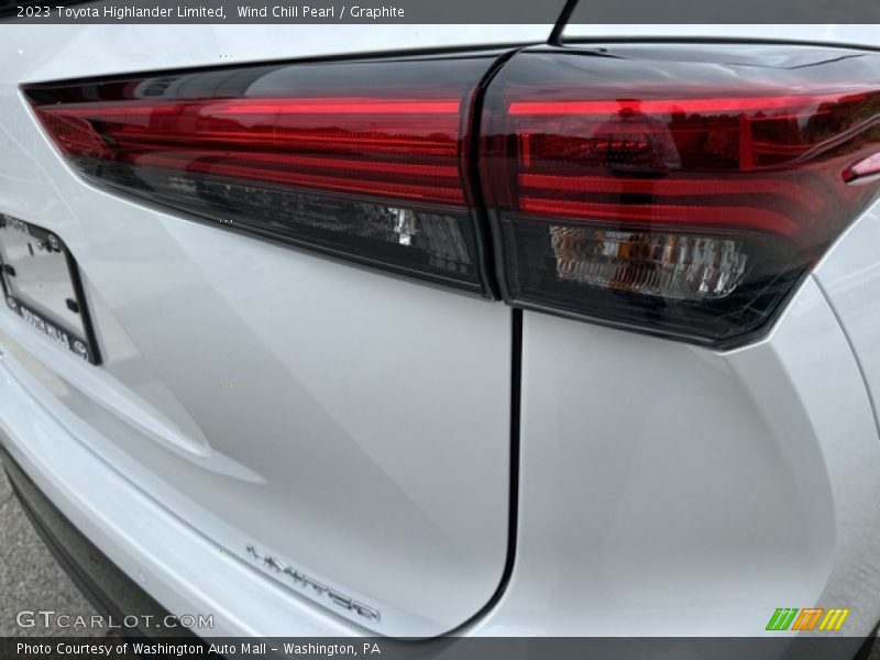 Wind Chill Pearl / Graphite 2023 Toyota Highlander Limited