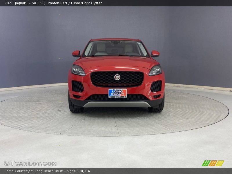 Photon Red / Lunar/Light Oyster 2020 Jaguar E-PACE SE