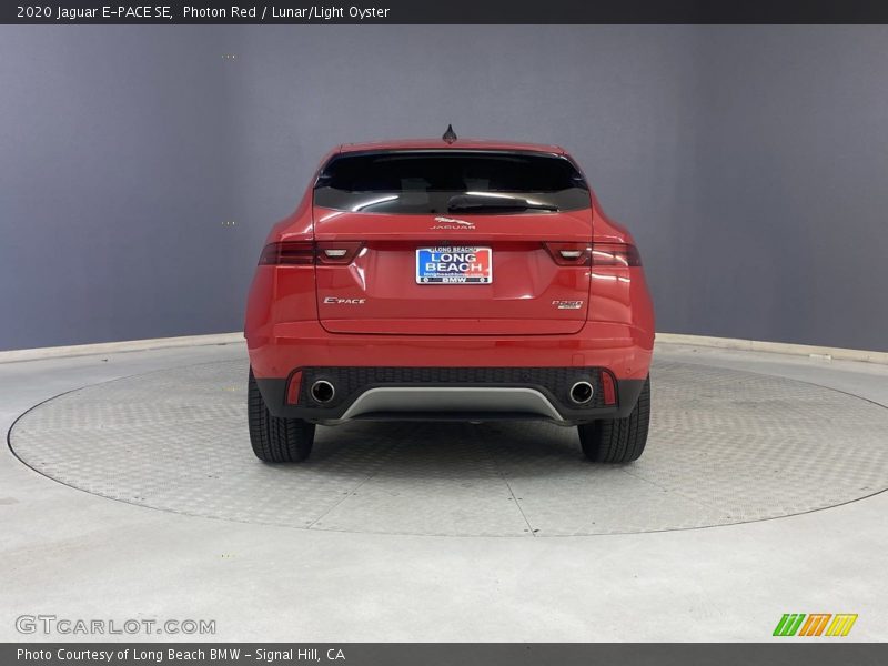 Photon Red / Lunar/Light Oyster 2020 Jaguar E-PACE SE