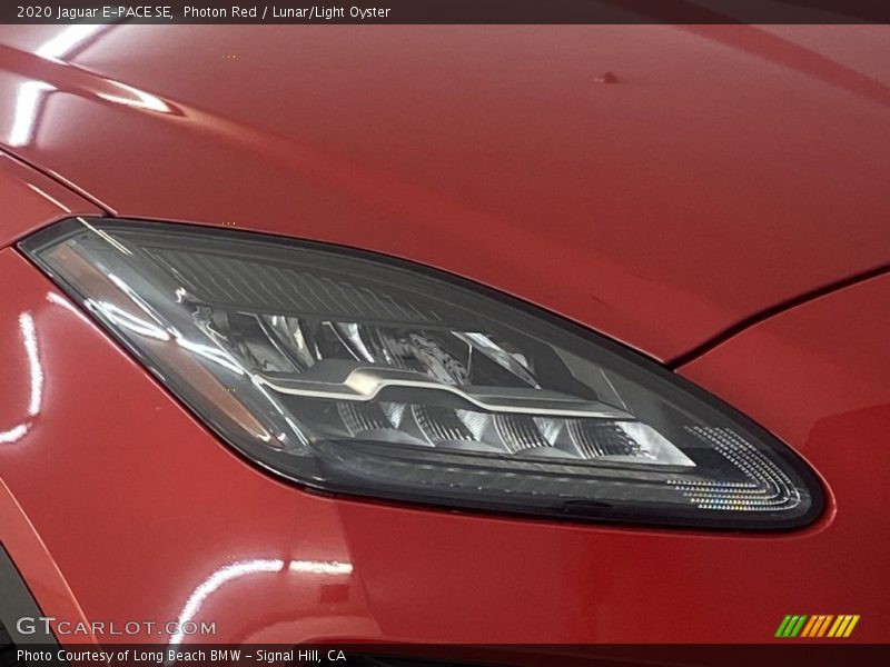 Photon Red / Lunar/Light Oyster 2020 Jaguar E-PACE SE