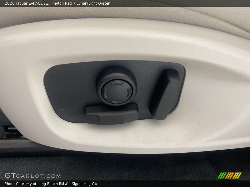 Photon Red / Lunar/Light Oyster 2020 Jaguar E-PACE SE