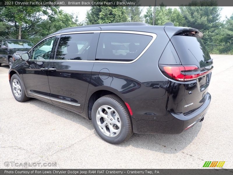 Brilliant Black Crystal Pearl / Black/Alloy 2023 Chrysler Pacifica Limited AWD