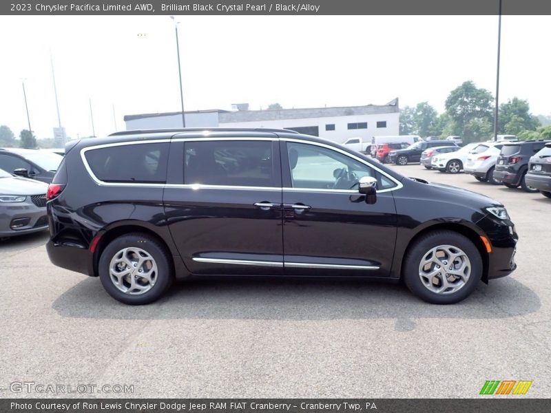 Brilliant Black Crystal Pearl / Black/Alloy 2023 Chrysler Pacifica Limited AWD