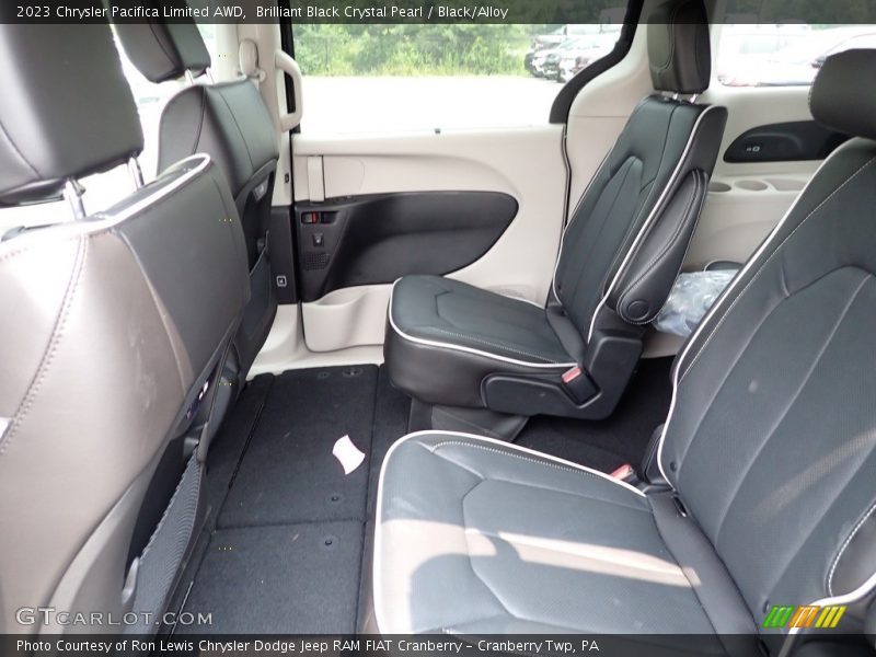 Brilliant Black Crystal Pearl / Black/Alloy 2023 Chrysler Pacifica Limited AWD