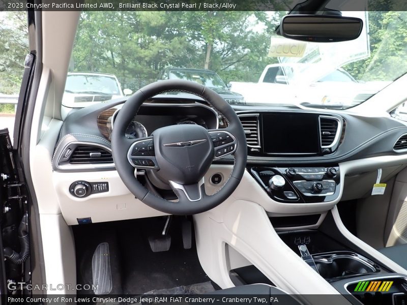 Brilliant Black Crystal Pearl / Black/Alloy 2023 Chrysler Pacifica Limited AWD
