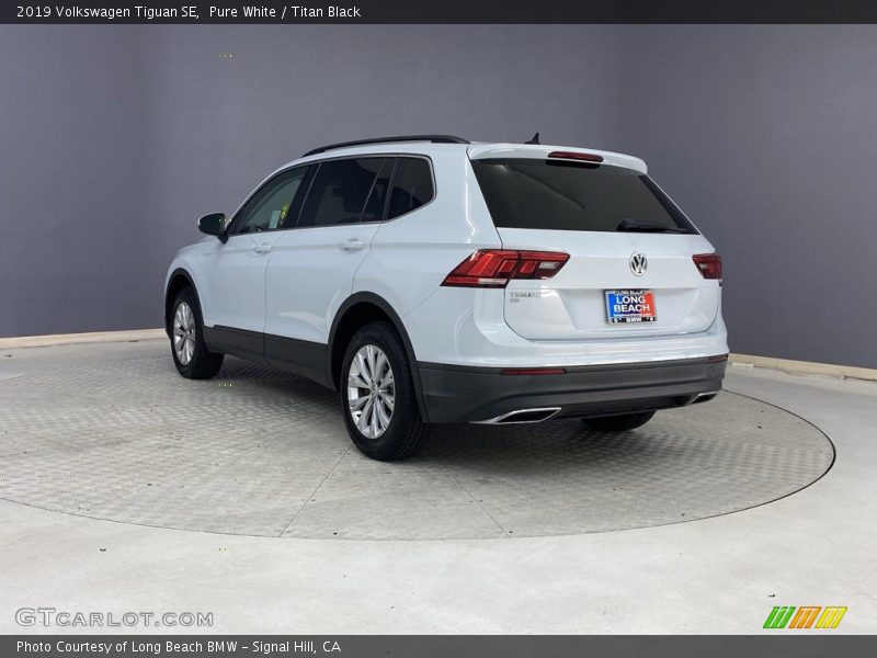 Pure White / Titan Black 2019 Volkswagen Tiguan SE