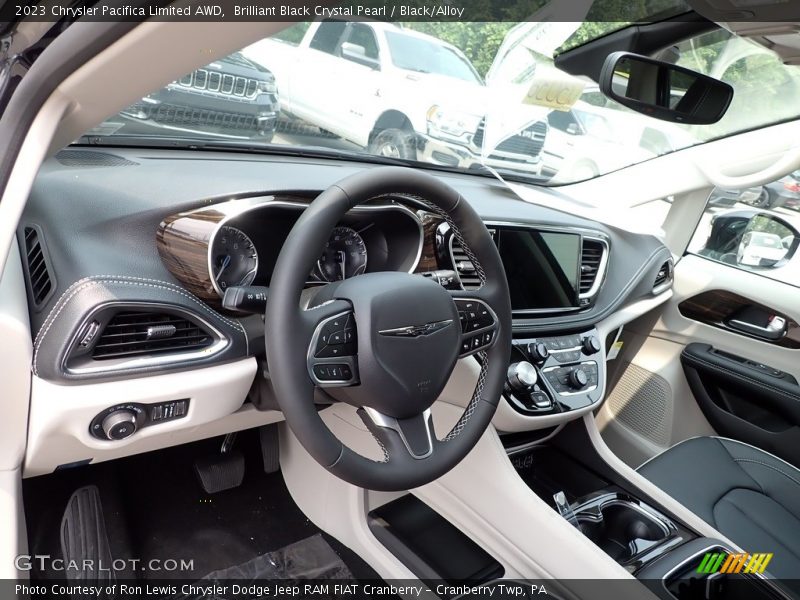 Brilliant Black Crystal Pearl / Black/Alloy 2023 Chrysler Pacifica Limited AWD