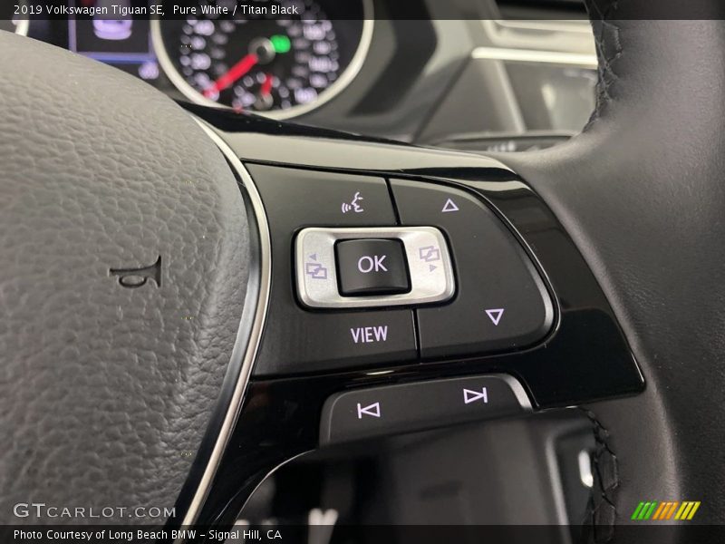 Pure White / Titan Black 2019 Volkswagen Tiguan SE