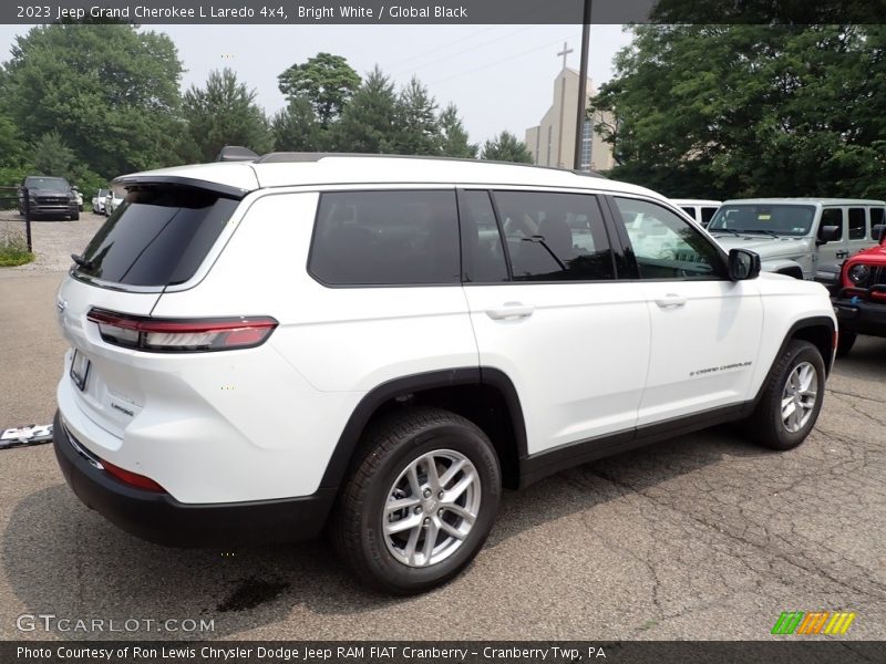 Bright White / Global Black 2023 Jeep Grand Cherokee L Laredo 4x4
