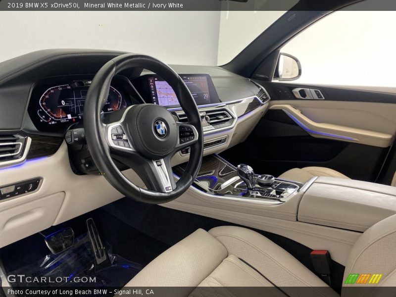 Mineral White Metallic / Ivory White 2019 BMW X5 xDrive50i