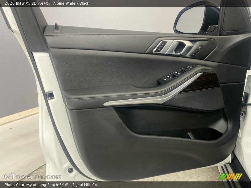 Alpine White / Black 2020 BMW X5 sDrive40i