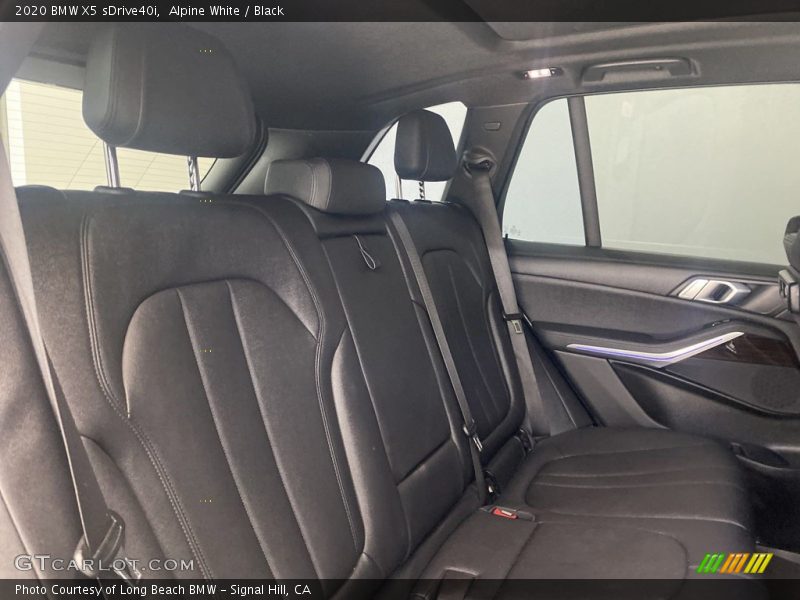 Alpine White / Black 2020 BMW X5 sDrive40i