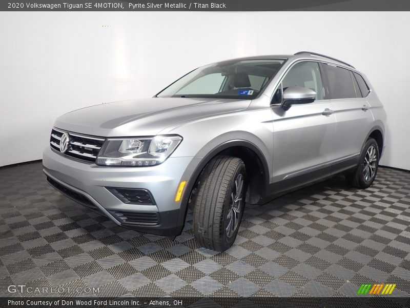 Pyrite Silver Metallic / Titan Black 2020 Volkswagen Tiguan SE 4MOTION