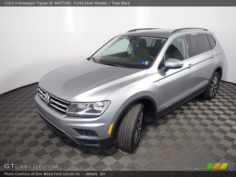 Pyrite Silver Metallic / Titan Black 2020 Volkswagen Tiguan SE 4MOTION