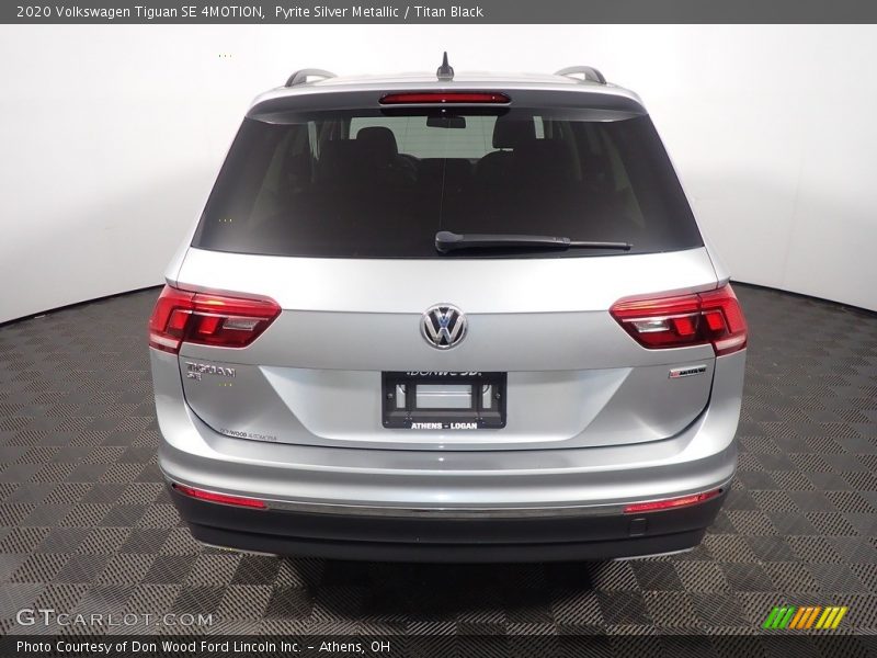 Pyrite Silver Metallic / Titan Black 2020 Volkswagen Tiguan SE 4MOTION