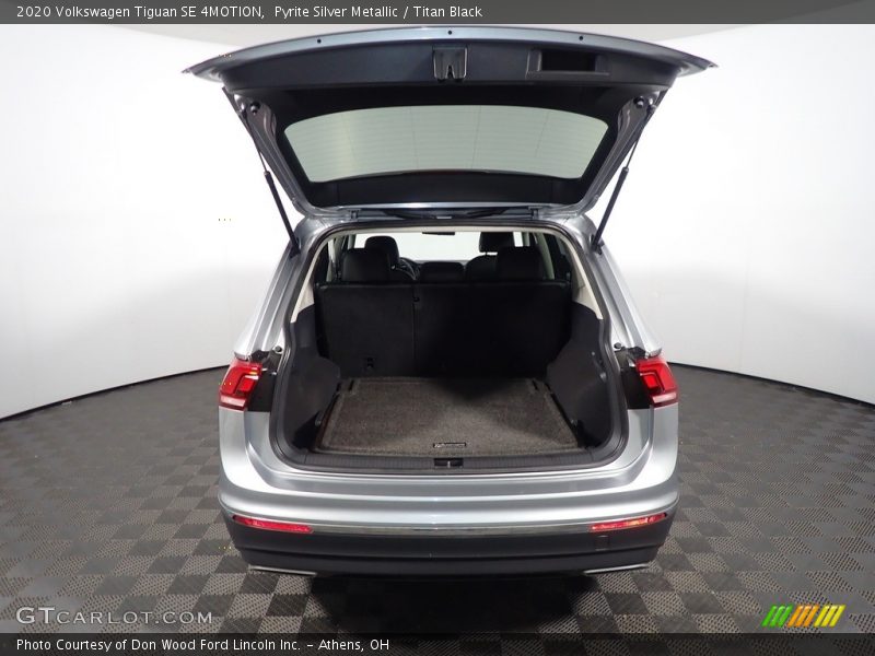 Pyrite Silver Metallic / Titan Black 2020 Volkswagen Tiguan SE 4MOTION