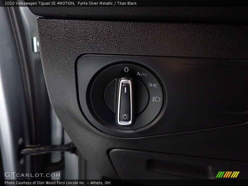 Pyrite Silver Metallic / Titan Black 2020 Volkswagen Tiguan SE 4MOTION
