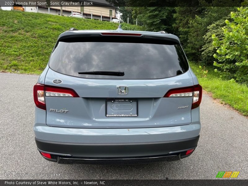 Sonic Gray Pearl / Black 2022 Honda Pilot Sport