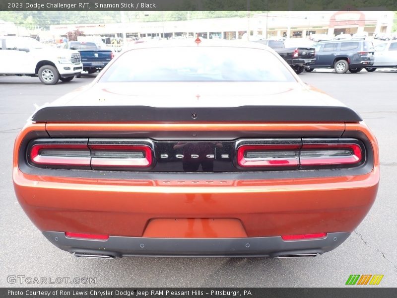 Sinamon Stick / Black 2023 Dodge Challenger R/T