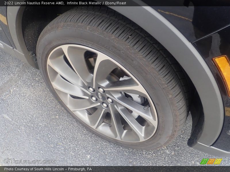 Infinite Black Metallic / Ebony/Roast 2022 Lincoln Nautilus Reserve AWD