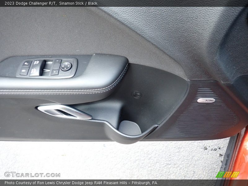 Sinamon Stick / Black 2023 Dodge Challenger R/T