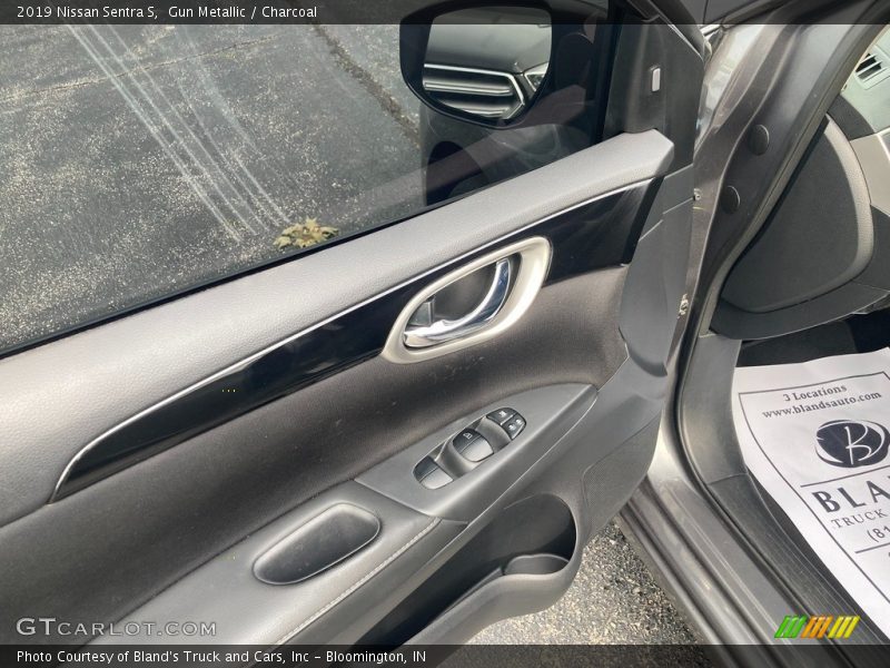 Door Panel of 2019 Sentra S