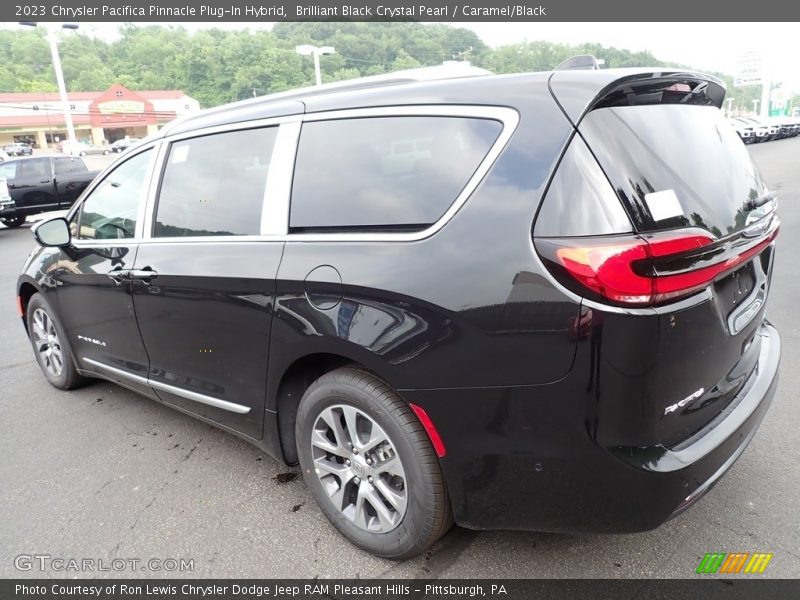 Brilliant Black Crystal Pearl / Caramel/Black 2023 Chrysler Pacifica Pinnacle Plug-In Hybrid