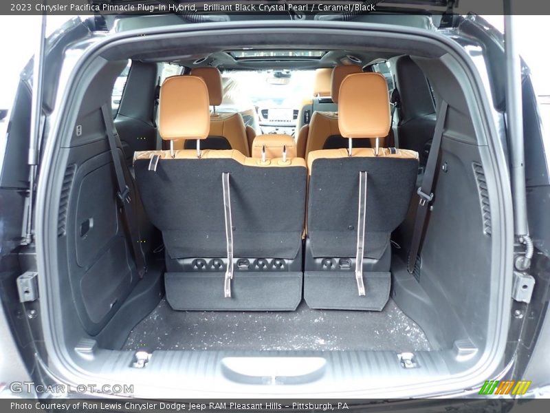Brilliant Black Crystal Pearl / Caramel/Black 2023 Chrysler Pacifica Pinnacle Plug-In Hybrid