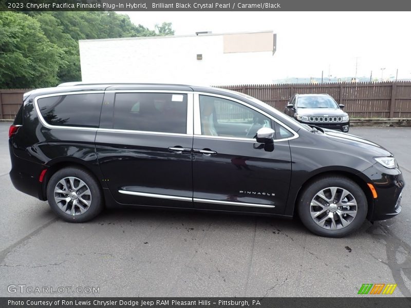  2023 Pacifica Pinnacle Plug-In Hybrid Brilliant Black Crystal Pearl