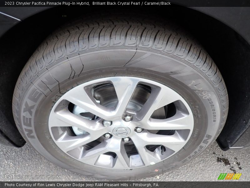 Brilliant Black Crystal Pearl / Caramel/Black 2023 Chrysler Pacifica Pinnacle Plug-In Hybrid