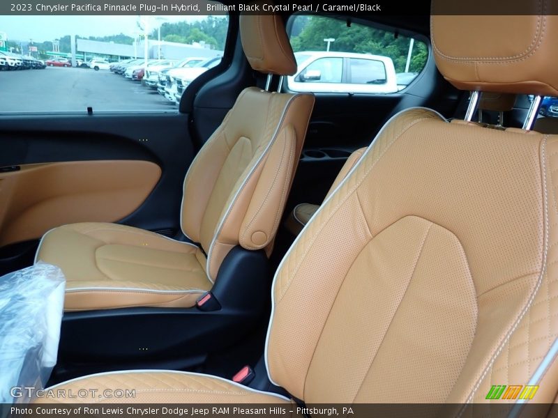 Brilliant Black Crystal Pearl / Caramel/Black 2023 Chrysler Pacifica Pinnacle Plug-In Hybrid