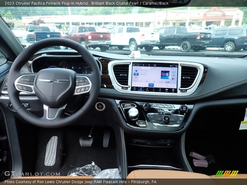 Brilliant Black Crystal Pearl / Caramel/Black 2023 Chrysler Pacifica Pinnacle Plug-In Hybrid