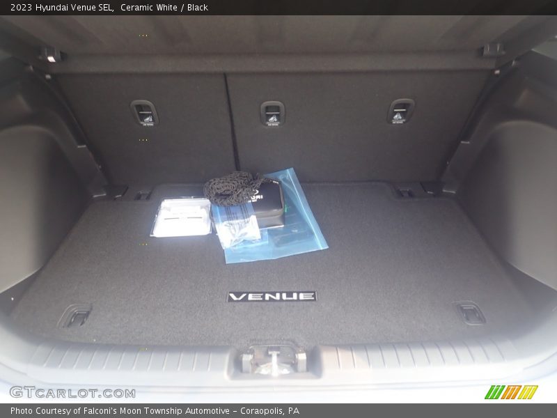 Ceramic White / Black 2023 Hyundai Venue SEL