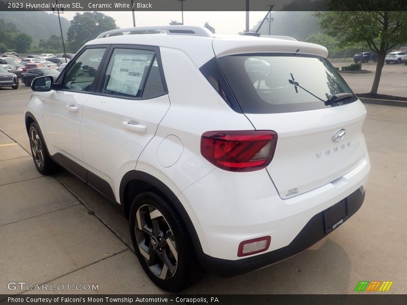 Ceramic White / Black 2023 Hyundai Venue SEL
