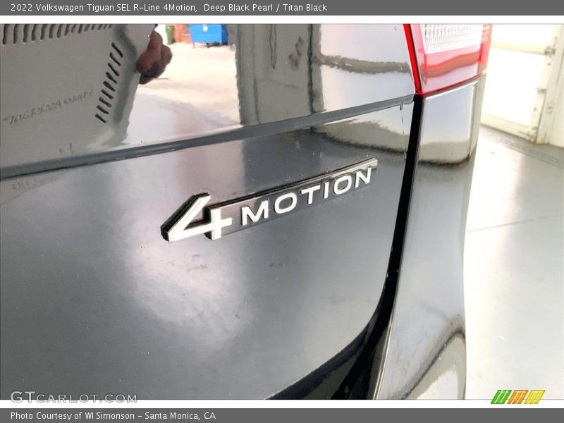  2022 Tiguan SEL R-Line 4Motion Logo