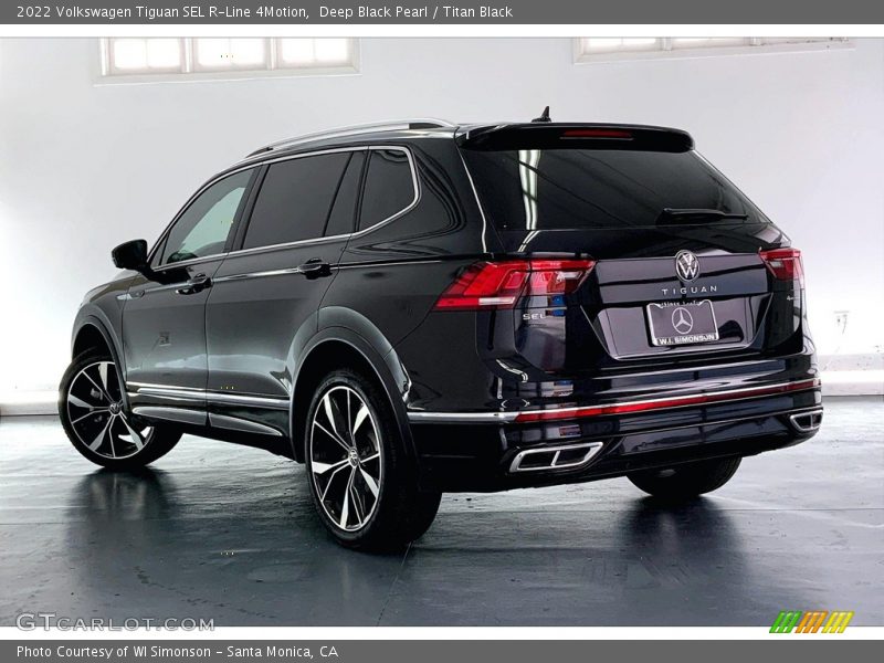 Deep Black Pearl / Titan Black 2022 Volkswagen Tiguan SEL R-Line 4Motion