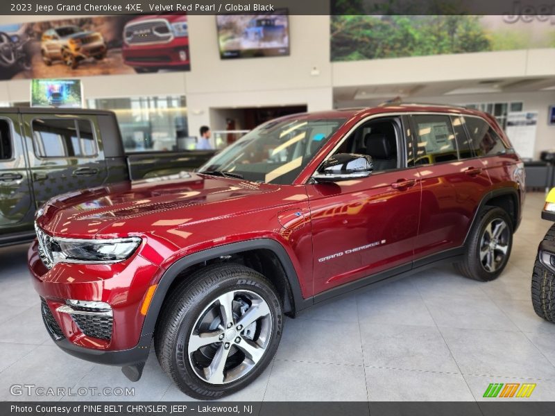 Velvet Red Pearl / Global Black 2023 Jeep Grand Cherokee 4XE