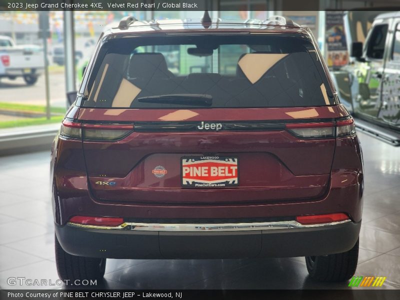 Velvet Red Pearl / Global Black 2023 Jeep Grand Cherokee 4XE