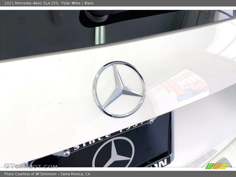Polar White / Black 2021 Mercedes-Benz GLA 250