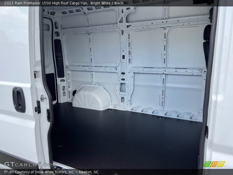 Bright White / Black 2023 Ram ProMaster 1500 High Roof Cargo Van