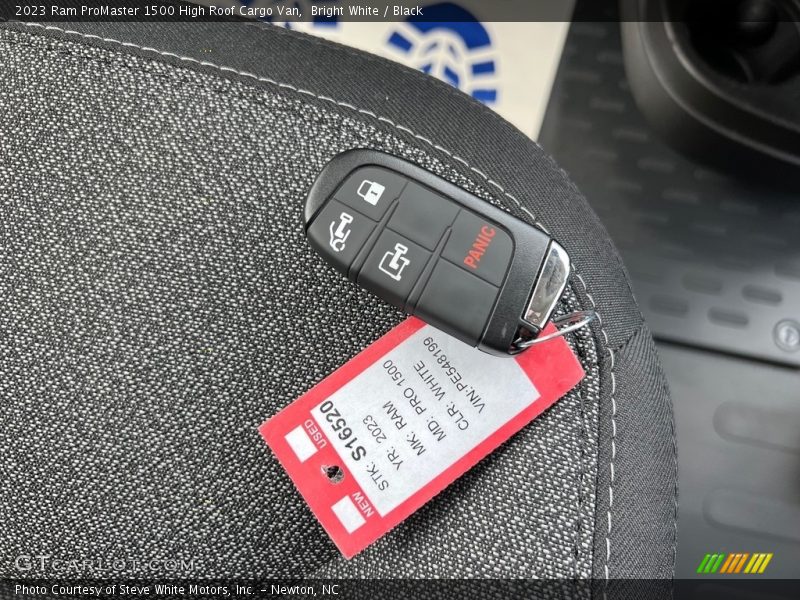 Bright White / Black 2023 Ram ProMaster 1500 High Roof Cargo Van