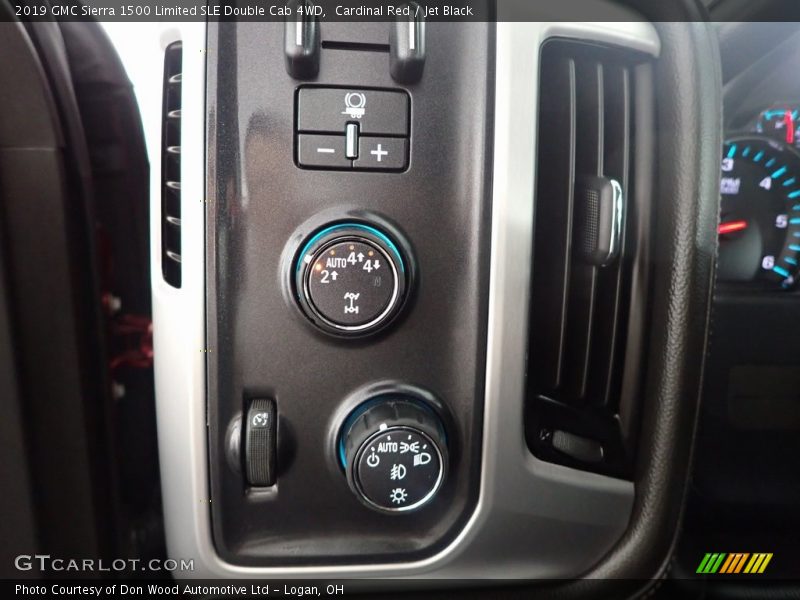 Controls of 2019 Sierra 1500 Limited SLE Double Cab 4WD