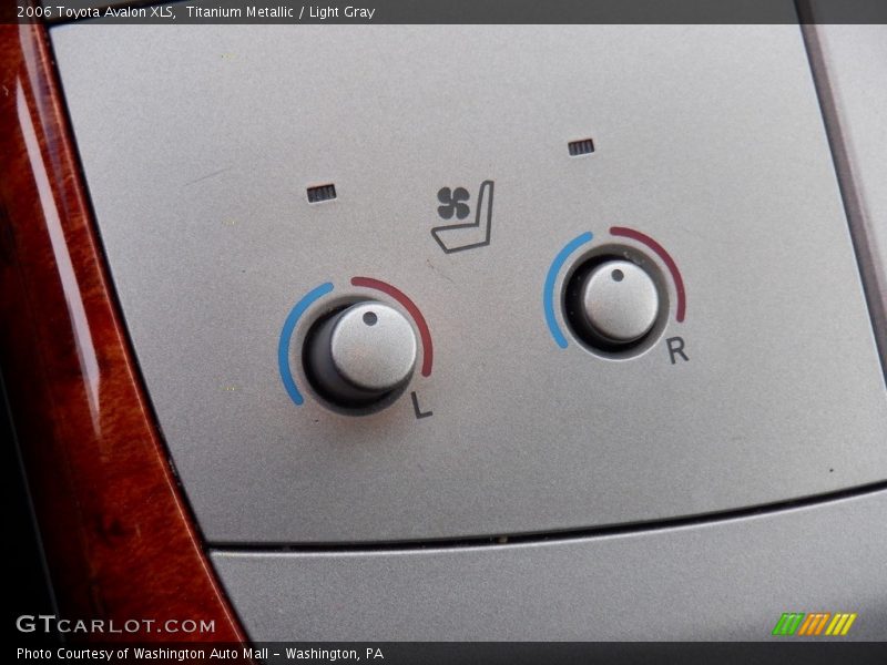 Titanium Metallic / Light Gray 2006 Toyota Avalon XLS
