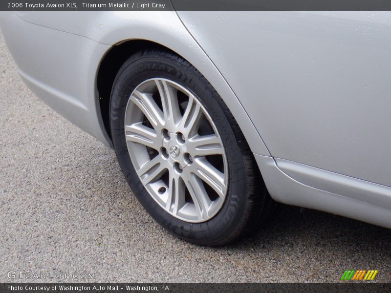 Titanium Metallic / Light Gray 2006 Toyota Avalon XLS