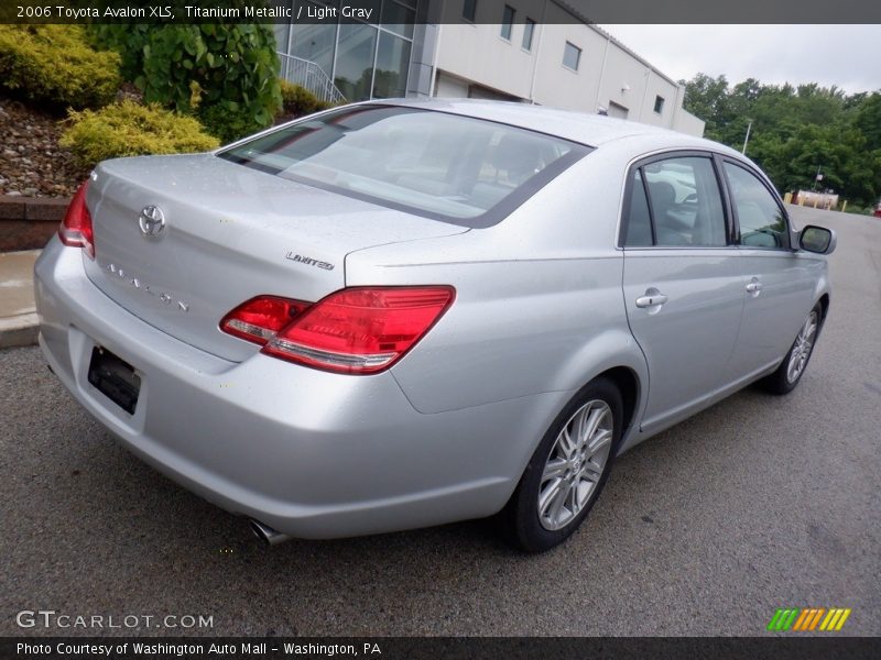 Titanium Metallic / Light Gray 2006 Toyota Avalon XLS