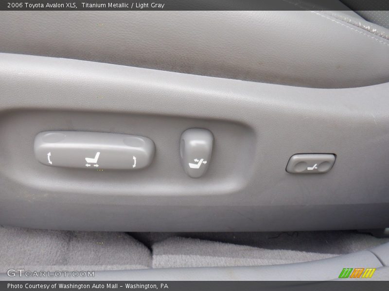 Titanium Metallic / Light Gray 2006 Toyota Avalon XLS