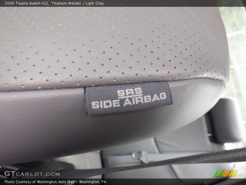 Titanium Metallic / Light Gray 2006 Toyota Avalon XLS