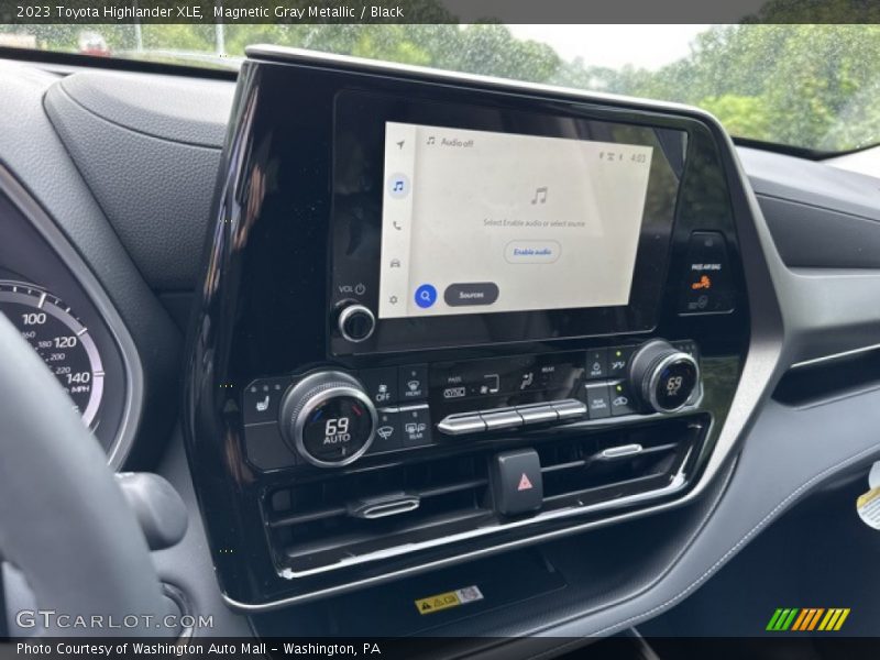Magnetic Gray Metallic / Black 2023 Toyota Highlander XLE
