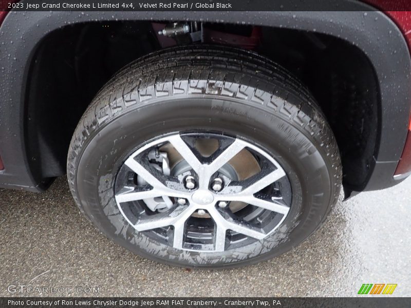 Velvet Red Pearl / Global Black 2023 Jeep Grand Cherokee L Limited 4x4