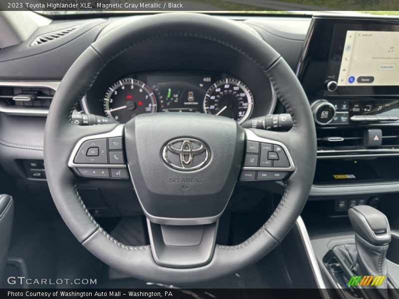 Magnetic Gray Metallic / Black 2023 Toyota Highlander XLE